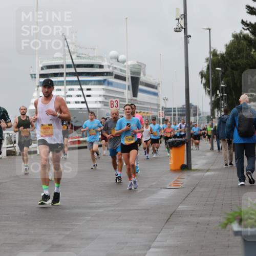 13.09.2026 - Kiel Lauf Andreas Tolksdorf http://msf.ph/oto/10480305 13.09.2026 11:54:15 Kiellinie 5571, 2422, 3, 12486, 3 meine-sportfotos.de