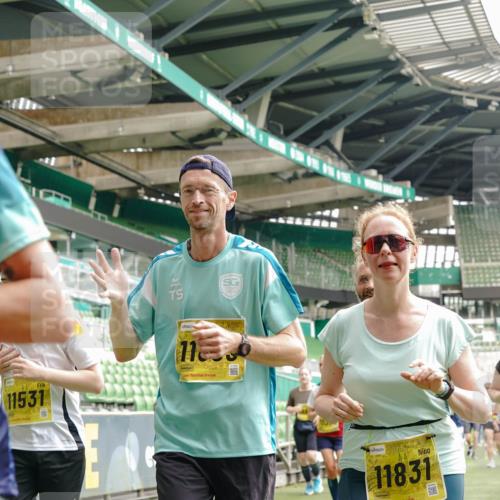 13.09.2026 - 21. swb-Marathon Bremen Michael Burmester http://msf.ph/oto/10480344 13.09.2026 10:41:36 Laufen im Stadion 10148, 10155, 10163, 10169, 10213, 10247, 10299, 10313, 10321, 10354, 10395, 10396, 10399, 10406, 10414, 10417, 10419, 10422, 10424, 10435, 10455, 10461, 10462, 10483, 10490, 10519, 10527, 10545, 10546, 10547, 10582, 10586, 10611, 10644, 10694, 10705, 10706, 10719, 10722, 10766, 10768, 10776, 10804, 10854, 10859, 10889, 10909, 10963, 10977, 11027, 11043, 11048, 11084, 11085, 11090, 11097, 11098, 11192 meine-sportfotos.de