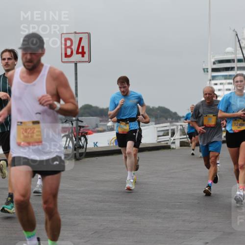 13.09.2026 - Kiel Lauf Andreas Tolksdorf http://msf.ph/oto/10480359 13.09.2026 11:54:18 Kiellinie 689, 2422, 4, 12486, 3 meine-sportfotos.de