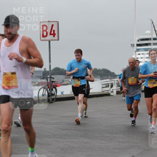 13.09.2026 - Kiel Lauf Andreas Tolksdorf http://msf.ph/oto/10480363 13.09.2026 11:54:18 Kiellinie 689, 2422, 4, 12486, 3 meine-sportfotos.de