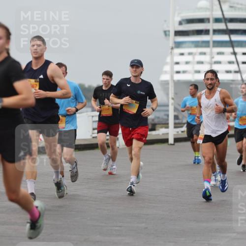 13.09.2026 - Kiel Lauf Andreas Tolksdorf http://msf.ph/oto/10480383 13.09.2026 11:54:23 Kiellinie 687, 8, 7094, 3396, 3 meine-sportfotos.de