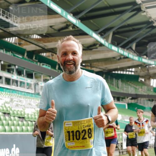 13.09.2026 - 21. swb-Marathon Bremen Michael Burmester http://msf.ph/oto/10480390 13.09.2026 10:41:38 Laufen im Stadion 10148, 10155, 10163, 10213, 10247, 10299, 10313, 10321, 10354, 10395, 10396, 10399, 10406, 10414, 10417, 10419, 10422, 10424, 10435, 10455, 10461, 10462, 10483, 10490, 10519, 10527, 10545, 10546, 10547, 10582, 10586, 10611, 10644, 10665, 10694, 10705, 10706, 10719, 10722, 10766, 10768, 10776, 10804, 10854, 10859, 10889, 10909, 10963, 10977, 11027, 11043, 11048, 11084, 11085, 11090, 11097, 11098, 11140, 11192 meine-sportfotos.de