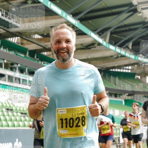 13.09.2026 - 21. swb-Marathon Bremen Michael Burmester http://msf.ph/oto/10480399 13.09.2026 10:41:38 Laufen im Stadion 10148, 10155, 10163, 10213, 10247, 10299, 10313, 10321, 10354, 10395, 10396, 10399, 10406, 10414, 10417, 10419, 10422, 10424, 10435, 10455, 10461, 10462, 10483, 10490, 10519, 10527, 10545, 10546, 10547, 10582, 10586, 10611, 10644, 10665, 10694, 10705, 10706, 10719, 10722, 10766, 10768, 10776, 10804, 10854, 10859, 10889, 10909, 10963, 10977, 11027, 11043, 11048, 11084, 11085, 11090, 11097, 11098, 11140, 11192 meine-sportfotos.de