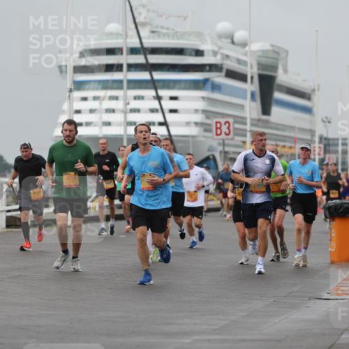 13.09.2026 - Kiel Lauf Andreas Tolksdorf http://msf.ph/oto/10480459 13.09.2026 11:54:29 Kiellinie 12461, 3721, 3, 8210, 2876 meine-sportfotos.de
