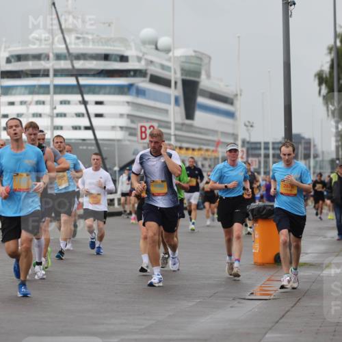 13.09.2026 - Kiel Lauf Andreas Tolksdorf http://msf.ph/oto/10480471 13.09.2026 11:54:30 Kiellinie 112461, 39, 3721, 5985, 2876 meine-sportfotos.de