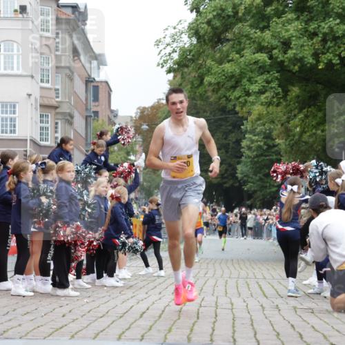 13.09.2026 - Kiel Lauf Yannick Fuchs http://msf.ph/oto/10484799 13.09.2026 10:23:01 Ziel 9678, 151, 5326, 5603, 8240, 3465, 4645, 8809, 10568, 8240 meine-sportfotos.de