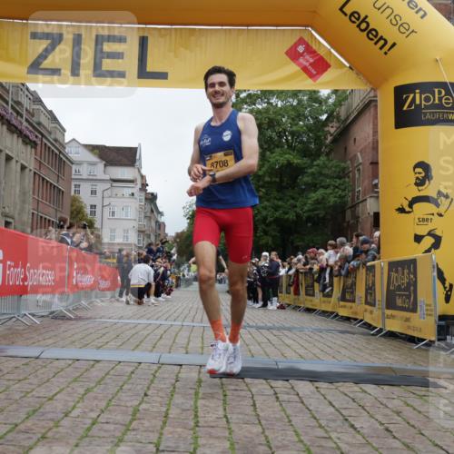 13.09.2026 - Kiel Lauf Yannick Fuchs http://msf.ph/oto/10487076 13.09.2026 10:22:49 Ziel 5326, 5603, 151, 4621, 5603, 8240, 9678, 4621, 8708 meine-sportfotos.de