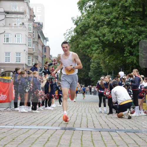 13.09.2026 - Kiel Lauf Yannick Fuchs http://msf.ph/oto/10487090 13.09.2026 10:23:01 Ziel 9678, 151, 5326, 5603, 8240, 3465, 4645, 8809, 10568, 8240 meine-sportfotos.de