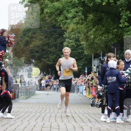 13.09.2026 - Kiel Lauf Yannick Fuchs http://msf.ph/oto/10487118 13.09.2026 10:23:21 Ziel 3465, 4645, 6302, 8809, 5326, 9678, 10568, 716, 2937, 5603 meine-sportfotos.de