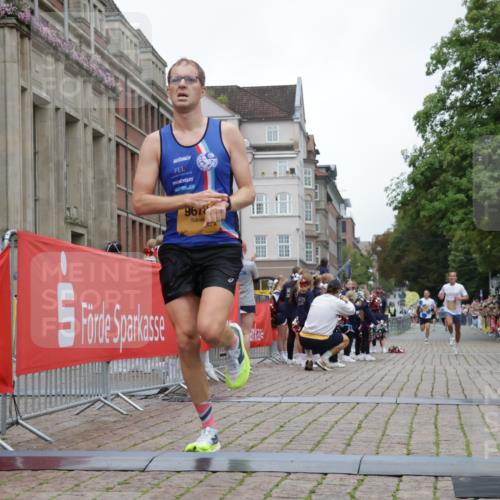 13.09.2026 - Kiel Lauf Yannick Fuchs http://msf.ph/oto/10487138 13.09.2026 10:23:40 Ziel 716, 2937, 3465, 4645, 6302, 8809, 9678, 10568, 9678 meine-sportfotos.de