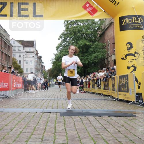 13.09.2026 - Kiel Lauf Yannick Fuchs http://msf.ph/oto/10487188 13.09.2026 10:24:09 Ziel 6018, 6433, 7195, 716, 2937, 2664, 7457, 9298, 11647, 716 meine-sportfotos.de