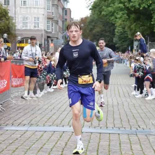13.09.2026 - Kiel Lauf Yannick Fuchs http://msf.ph/oto/10487235 13.09.2026 10:25:03 Ziel 6174, 7069, 7233, 8656, 2158, 2501, 4199, 7233, 7457, 11798, 4858, 4199, 7457, 11647 meine-sportfotos.de