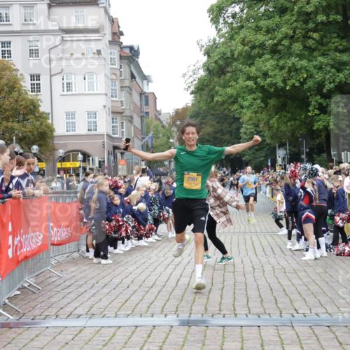 13.09.2026 - Kiel Lauf Yannick Fuchs http://msf.ph/oto/10487246 13.09.2026 10:25:14 Ziel 4858, 2158, 2501, 6174, 7069, 7233, 8656, 11798, 6958, 8566, 10095, 2501 meine-sportfotos.de
