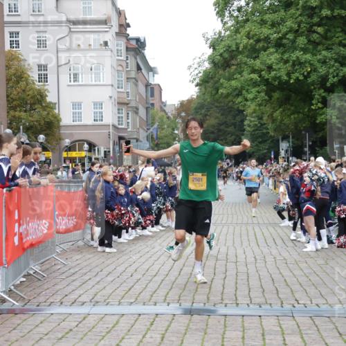 13.09.2026 - Kiel Lauf Yannick Fuchs http://msf.ph/oto/10487247 13.09.2026 10:25:14 Ziel 4858, 2158, 2501, 6174, 7069, 7233, 8656, 11798, 6958, 8566, 10095, 2501 meine-sportfotos.de