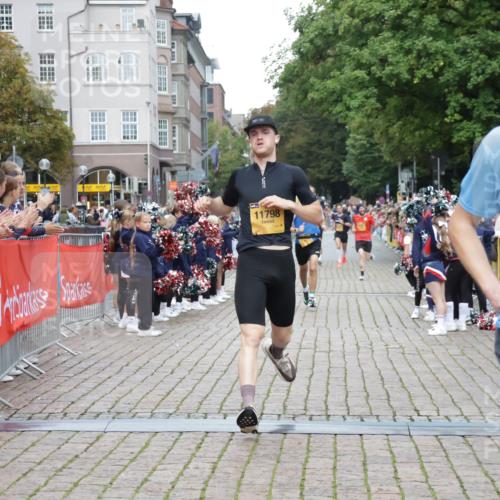 13.09.2026 - Kiel Lauf Yannick Fuchs http://msf.ph/oto/10487252 13.09.2026 10:25:24 Ziel 4858, 6958, 10095, 6174, 7069, 7233, 8656, 11798, 2084, 2107, 6585, 7377, 8566, 8643, 2158, 11798 meine-sportfotos.de