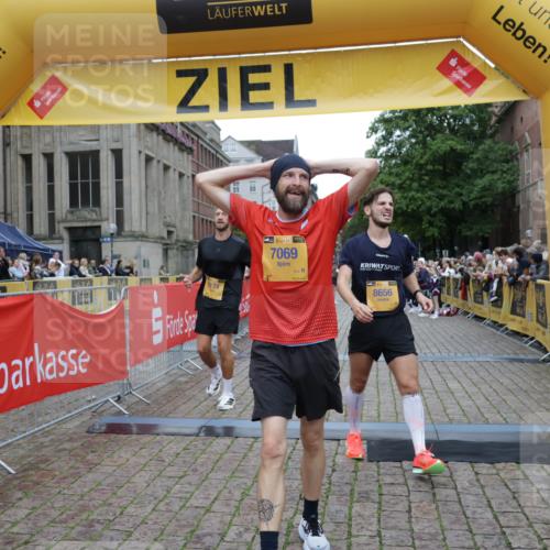 13.09.2026 - Kiel Lauf Yannick Fuchs http://msf.ph/oto/10487271 13.09.2026 10:25:34 Ziel 6585, 6958, 7377, 8566, 10095, 4858, 1625, 2084, 2107, 4463, 8643, 6174, 7069, 7233, 8656 meine-sportfotos.de
