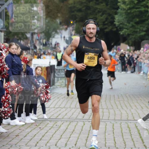13.09.2026 - Kiel Lauf Yannick Fuchs http://msf.ph/oto/10487280 13.09.2026 10:25:49 Ziel 1625, 2084, 2107, 4463, 6585, 8643, 4858, 6585, 6958, 7377, 8566, 10095, 4167, 5001, 7595, 9077, 10850, 11169, 4858 meine-sportfotos.de