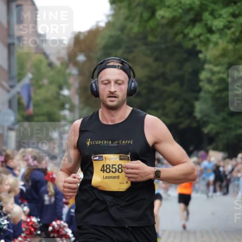 13.09.2026 - Kiel Lauf Yannick Fuchs http://msf.ph/oto/10487283 13.09.2026 10:25:51 Ziel 1625, 2084, 4463, 8643, 9077, 2084, 2107, 4858, 6585, 6958, 7377, 8566, 10095, 4167, 5001, 7595, 10850, 11169, 11348, 4858 meine-sportfotos.de