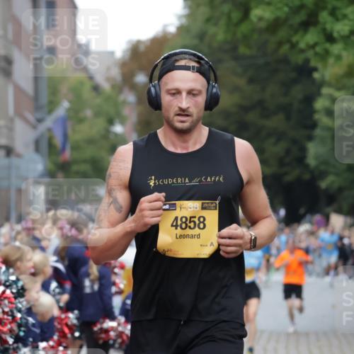 13.09.2026 - Kiel Lauf Yannick Fuchs http://msf.ph/oto/10487284 13.09.2026 10:25:51 Ziel 1625, 2084, 4463, 8643, 9077, 2084, 2107, 4858, 6585, 6958, 7377, 8566, 10095, 4167, 5001, 7595, 10850, 11169, 11348, 4858 meine-sportfotos.de