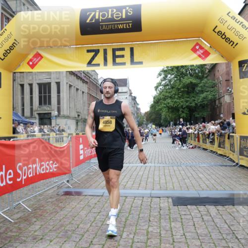 13.09.2026 - Kiel Lauf Yannick Fuchs http://msf.ph/oto/10487287 13.09.2026 10:25:54 Ziel 1625, 4463, 9077, 10850, 2084, 2107, 6585, 6958, 7377, 8566, 8643, 10095, 4167, 5001, 7595, 11169, 11348, 4858 meine-sportfotos.de