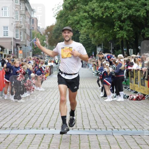 13.09.2026 - Kiel Lauf Yannick Fuchs http://msf.ph/oto/10487312 13.09.2026 10:26:21 Ziel 7294, 10034, 10964, 11348, 1625, 4167, 4463, 5001, 7595, 9077, 10850, 11169, 11348, 1102, 2244, 4278, 1625, 2084, 2107, 6585, 8643 meine-sportfotos.de