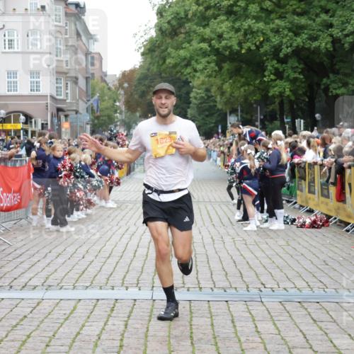 13.09.2026 - Kiel Lauf Yannick Fuchs http://msf.ph/oto/10487313 13.09.2026 10:26:21 Ziel 7294, 10034, 10964, 11348, 1625, 4167, 4463, 5001, 7595, 9077, 10850, 11169, 11348, 1102, 2244, 4278, 1625, 2084, 2107, 6585, 8643 meine-sportfotos.de