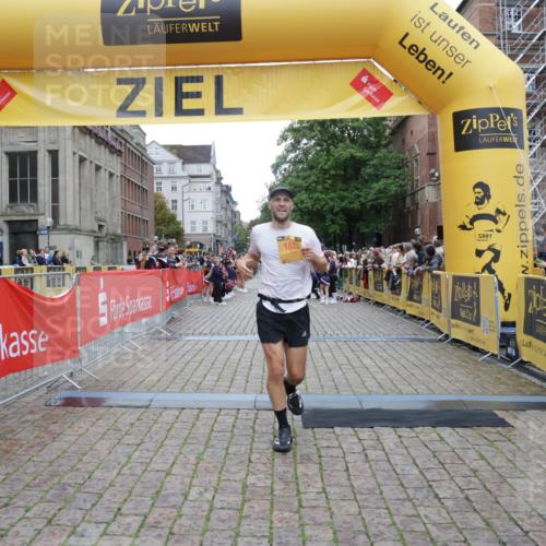 13.09.2026 - Kiel Lauf Yannick Fuchs http://msf.ph/oto/10487314 13.09.2026 10:26:23 Ziel 7294, 10034, 10964, 4167, 4463, 5001, 7595, 9077, 10850, 11169, 11348, 1102, 2244, 4278, 1625, 2084, 8643 meine-sportfotos.de