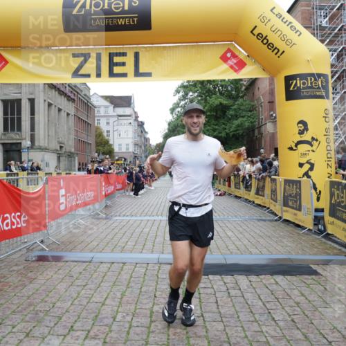 13.09.2026 - Kiel Lauf Yannick Fuchs http://msf.ph/oto/10487317 13.09.2026 10:26:23 Ziel 7294, 10034, 10964, 4167, 4463, 5001, 7595, 9077, 10850, 11169, 11348, 1102, 2244, 4278, 1625, 2084, 8643 meine-sportfotos.de