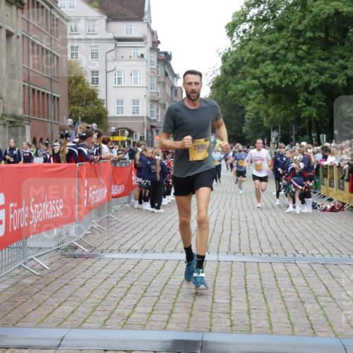 13.09.2026 - Kiel Lauf Yannick Fuchs http://msf.ph/oto/10487341 13.09.2026 10:26:39 Ziel 1102, 2244, 4278, 5001, 7294, 7595, 10034, 10964, 11169, 11348, 1717, 3945, 5484, 6509, 12421, 4167, 5001, 7595, 10850 meine-sportfotos.de