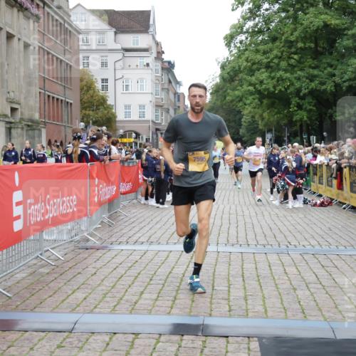 13.09.2026 - Kiel Lauf Yannick Fuchs http://msf.ph/oto/10487342 13.09.2026 10:26:39 Ziel 1102, 2244, 4278, 5001, 7294, 7595, 10034, 10964, 11169, 11348, 1717, 3945, 5484, 6509, 12421, 4167, 5001, 7595, 10850 meine-sportfotos.de