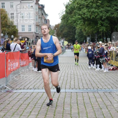 13.09.2026 - Kiel Lauf Yannick Fuchs http://msf.ph/oto/10487360 13.09.2026 10:26:56 Ziel 1717, 3945, 5484, 6509, 9105, 12421, 1102, 2244, 4278, 10034, 10964, 601, 1773, 1800, 9089, 10435, 12699, 12738, 7294, 10964 meine-sportfotos.de