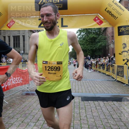 13.09.2026 - Kiel Lauf Yannick Fuchs http://msf.ph/oto/10487398 13.09.2026 10:27:40 Ziel 531, 4564, 5080, 8276, 9835, 1189, 1498, 1773, 1800, 6156, 8846, 9089, 10435, 10784, 5124, 5513, 6621, 8919, 10520, 11062, 601, 1800, 9105, 12699, 12738 meine-sportfotos.de