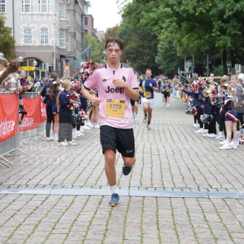 13.09.2026 - Kiel Lauf Yannick Fuchs http://msf.ph/oto/10487406 13.09.2026 10:27:44 Ziel 531, 5080, 5513, 8276, 1189, 1498, 1773, 4564, 6156, 8846, 9089, 9835, 10435, 10784, 2226, 2303, 3199, 5124, 6621, 8919, 10520, 11062, 601, 1773, 1800, 12699, 12738 meine-sportfotos.de