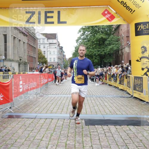 13.09.2026 - Kiel Lauf Yannick Fuchs http://msf.ph/oto/10487414 13.09.2026 10:27:49 Ziel 531, 5080, 5513, 6621, 8276, 8919, 10520, 11062, 531, 1189, 1498, 4564, 6156, 8846, 9089, 9835, 10435, 10784, 754, 2226, 2303, 2814, 3199, 4814, 5124, 10906, 11744, 1773, 1800, 9089, 10435 meine-sportfotos.de