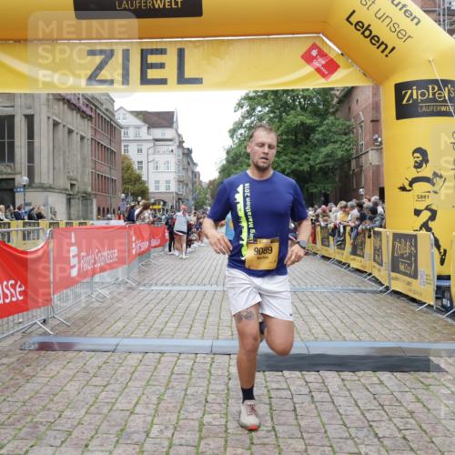 13.09.2026 - Kiel Lauf Yannick Fuchs http://msf.ph/oto/10487416 13.09.2026 10:27:50 Ziel 5080, 5513, 6621, 8276, 8919, 10520, 11062, 531, 1189, 1498, 4564, 5080, 6156, 8846, 9835, 10435, 10784, 754, 2226, 2303, 2814, 3199, 4814, 5124, 10906, 11744, 1773, 9089, 10435 meine-sportfotos.de