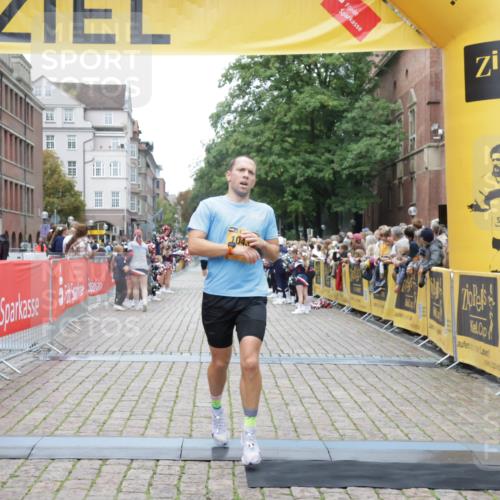 13.09.2026 - Kiel Lauf Yannick Fuchs http://msf.ph/oto/10487418 13.09.2026 10:27:51 Ziel 5513, 6621, 8276, 8919, 10520, 11062, 531, 1189, 1498, 4564, 5080, 6156, 8276, 8846, 9835, 10435, 10784, 754, 2181, 2226, 2303, 2814, 3199, 4814, 5124, 10906, 11744, 1773, 9089, 10435 meine-sportfotos.de