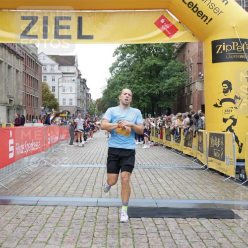 13.09.2026 - Kiel Lauf Yannick Fuchs http://msf.ph/oto/10487419 13.09.2026 10:27:51 Ziel 5513, 6621, 8276, 8919, 10520, 11062, 531, 1189, 1498, 4564, 5080, 6156, 8276, 8846, 9835, 10435, 10784, 754, 2181, 2226, 2303, 2814, 3199, 4814, 5124, 10906, 11744, 1773, 9089, 10435 meine-sportfotos.de