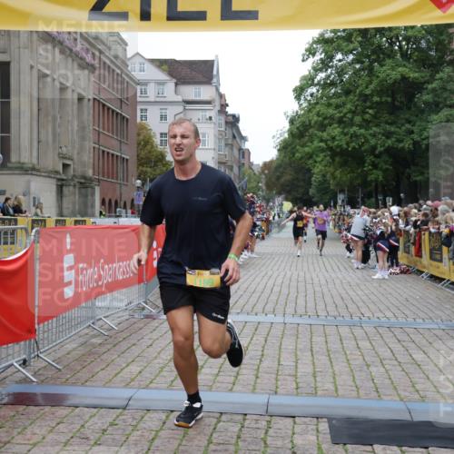 13.09.2026 - Kiel Lauf Yannick Fuchs http://msf.ph/oto/10487430 13.09.2026 10:27:58 Ziel 2226, 2303, 3199, 5124, 5513, 6621, 8919, 10520, 11062, 531, 1498, 4564, 5080, 5513, 6156, 8276, 9835, 754, 2181, 2814, 3518, 4814, 10468, 10906, 11744, 12745, 1189, 8846, 10435, 10784 meine-sportfotos.de