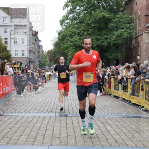 13.09.2026 - Kiel Lauf Yannick Fuchs http://msf.ph/oto/10487439 13.09.2026 10:28:07 Ziel 754, 2181, 2226, 2303, 2814, 3199, 4814, 5124, 10906, 11744, 531, 4564, 5080, 5513, 6621, 8276, 8919, 9835, 10520, 11062, 3518, 7484, 10260, 10468, 12745, 1498, 4564, 6156, 9835 meine-sportfotos.de