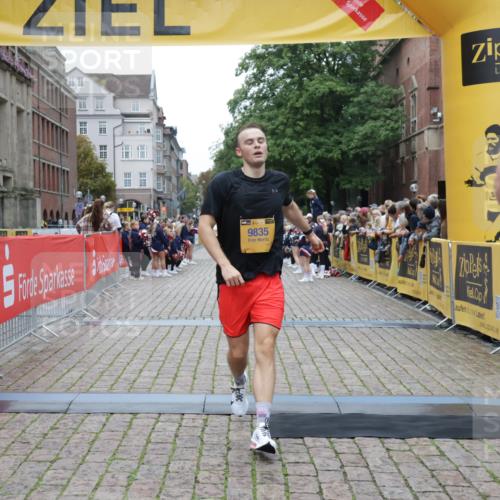 13.09.2026 - Kiel Lauf Yannick Fuchs http://msf.ph/oto/10487440 13.09.2026 10:28:09 Ziel 754, 2181, 2226, 2303, 2814, 3199, 4814, 5124, 10468, 10906, 11744, 531, 5080, 5513, 6621, 8276, 8919, 10520, 11062, 2072, 3518, 6421, 7484, 10260, 12745, 1498, 4564, 6156, 9835 meine-sportfotos.de