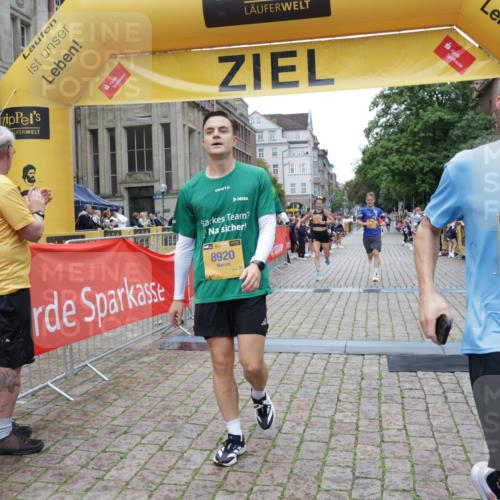 13.09.2026 - Kiel Lauf Yannick Fuchs http://msf.ph/oto/10487472 13.09.2026 10:28:28 Ziel 2072, 2606, 3825, 6421, 6673, 7484, 10260, 754, 2181, 2226, 2303, 2814, 3199, 3518, 4814, 5124, 6621, 10468, 10520, 10906, 11744, 12745, 369, 571, 760, 1558, 3756, 4356, 7096, 7361, 8426, 9704, 11701, 11789, 12308, 5513, 6621, 8919, 10520, 11062 meine-sportfotos.de