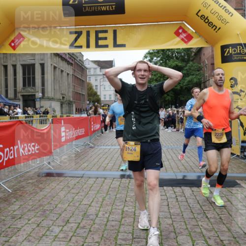 13.09.2026 - Kiel Lauf Yannick Fuchs http://msf.ph/oto/10487493 13.09.2026 10:28:38 Ziel 571, 760, 1558, 2072, 2606, 3825, 4356, 6421, 6673, 8426, 11701, 11789, 754, 2181, 2303, 2814, 3199, 3518, 4814, 7484, 10260, 10468, 10906, 11744, 12745, 369, 2673, 3756, 4054, 5213, 7096, 7361, 8581, 9704, 11278, 11786, 12308, 2226, 2303, 3199, 5124, 10906, 11744 meine-sportfotos.de
