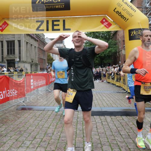 13.09.2026 - Kiel Lauf Yannick Fuchs http://msf.ph/oto/10487494 13.09.2026 10:28:39 Ziel 571, 760, 1558, 2072, 2606, 3825, 4356, 6421, 6673, 8426, 9704, 11701, 11789, 12308, 754, 2072, 2181, 2814, 3518, 4814, 6421, 7484, 10260, 10468, 10906, 11744, 12745, 369, 2673, 3756, 3951, 4054, 4410, 5213, 7096, 7361, 8581, 11278, 11786, 2226, 2303, 3199, 5124, 10906, 11744 meine-sportfotos.de