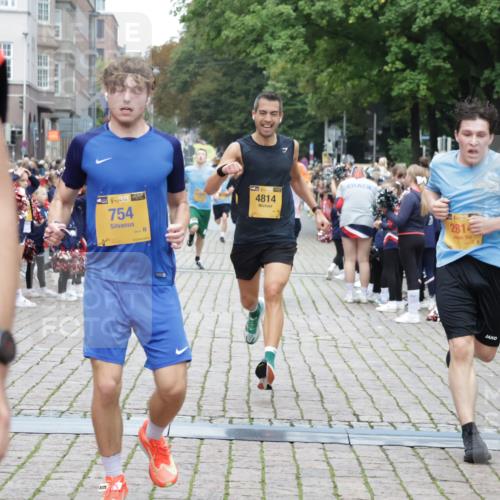 13.09.2026 - Kiel Lauf Yannick Fuchs http://msf.ph/oto/10487501 13.09.2026 10:28:43 Ziel 369, 571, 760, 1558, 2606, 3756, 4356, 7096, 7361, 8426, 9704, 11701, 11789, 12308, 754, 2072, 2181, 2606, 2814, 3518, 3825, 4814, 6421, 6673, 7484, 10260, 10468, 12745, 1514, 2152, 2673, 3951, 4054, 4410, 5213, 7426, 8581, 10163, 10539, 10547, 11278, 11786, 754, 2181, 2226, 2303, 2814, 3199, 4814, 10906, 11744 meine-sportfotos.de