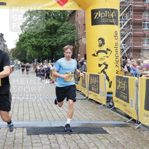 13.09.2026 - Kiel Lauf Yannick Fuchs http://msf.ph/oto/10487518 13.09.2026 10:28:52 Ziel 369, 760, 2673, 3756, 4054, 5213, 7096, 7361, 8581, 9704, 11278, 11701, 11786, 12308, 571, 760, 1558, 2072, 2606, 3825, 4356, 6421, 6673, 7484, 8426, 10260, 11701, 11789, 1514, 1716, 2152, 3370, 3926, 3951, 4190, 4410, 4470, 7426, 8072, 10163, 10539, 10547, 12125, 2181, 3518, 10468, 12745 meine-sportfotos.de