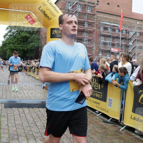 13.09.2026 - Kiel Lauf Yannick Fuchs http://msf.ph/oto/10487555 13.09.2026 10:29:10 Ziel 296, 494, 1514, 1716, 1891, 2152, 3370, 3926, 4190, 4470, 5584, 7426, 8072, 10163, 10539, 10547, 11855, 12125, 369, 760, 1558, 2673, 3756, 3951, 4054, 4356, 4410, 5213, 7096, 7361, 8426, 8581, 9704, 11278, 11701, 11786, 11789, 12308, 408, 1828, 4744, 5143, 9984, 10233, 10358, 10630, 11222, 11462, 11594, 12332, 571, 1558, 2072, 2606, 3825, 6421, 6673, 8426, 11789 meine-sportfotos.de