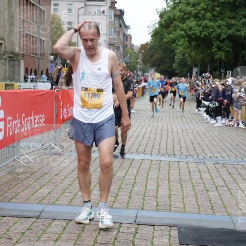 13.09.2026 - Kiel Lauf Yannick Fuchs http://msf.ph/oto/10487563 13.09.2026 10:29:13 Ziel 296, 494, 1514, 1716, 1828, 1891, 2152, 3370, 3926, 4190, 4470, 5584, 7426, 8072, 10358, 11855, 12125, 369, 760, 1514, 2152, 2673, 3756, 3951, 4054, 4356, 4410, 5213, 7096, 7361, 7426, 8581, 9704, 10163, 10539, 10547, 11278, 11701, 11786, 12308, 408, 878, 4336, 4744, 5143, 9984, 10233, 10630, 11222, 11462, 11594, 12093, 12332, 571, 1558, 2606, 3825, 4356, 6673, 8426, 11789 meine-sportfotos.de