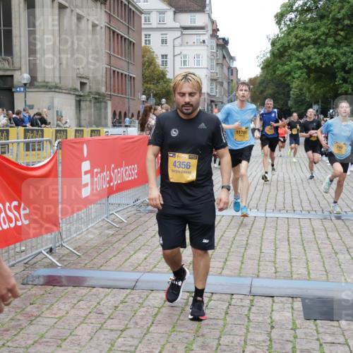13.09.2026 - Kiel Lauf Yannick Fuchs http://msf.ph/oto/10487564 13.09.2026 10:29:16 Ziel 296, 494, 1716, 1828, 1891, 3926, 4190, 4470, 5584, 8072, 10358, 10630, 11855, 12125, 12332, 369, 760, 1514, 2152, 2673, 3370, 3756, 3951, 4054, 4410, 5213, 7096, 7361, 7426, 8581, 9704, 10163, 10539, 10547, 11278, 11701, 11786, 12125, 12308, 408, 878, 3177, 4336, 4744, 5143, 9984, 10233, 10624, 11222, 11462, 11594, 12093, 12675, 571, 760, 1558, 4356, 8426, 9704, 11701, 11789, 12308 meine-sportfotos.de