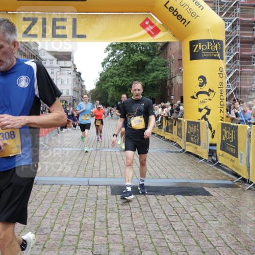 13.09.2026 - Kiel Lauf Yannick Fuchs http://msf.ph/oto/10487577 13.09.2026 10:29:21 Ziel 296, 408, 494, 1828, 1891, 3926, 4744, 5143, 5584, 9984, 10358, 10630, 11222, 11462, 11594, 11855, 12332, 369, 1514, 1716, 2152, 2673, 3370, 3756, 3926, 3951, 4054, 4190, 4410, 4470, 5213, 7096, 7361, 7426, 8072, 8581, 10163, 10539, 10547, 11278, 11786, 12125, 259, 878, 3177, 4336, 6126, 10233, 10624, 12093, 12119, 12675, 369, 760, 3756, 4054, 4356, 7096, 7361, 9704, 11701, 12308 meine-sportfotos.de
