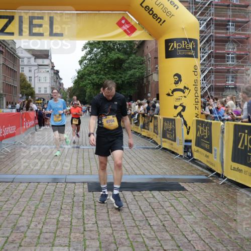 13.09.2026 - Kiel Lauf Yannick Fuchs http://msf.ph/oto/10487578 13.09.2026 10:29:21 Ziel 296, 408, 494, 1828, 1891, 3926, 4744, 5143, 5584, 9984, 10358, 10630, 11222, 11462, 11594, 11855, 12332, 369, 1514, 1716, 2152, 2673, 3370, 3756, 3926, 3951, 4054, 4190, 4410, 4470, 5213, 7096, 7361, 7426, 8072, 8581, 10163, 10539, 10547, 11278, 11786, 12125, 259, 878, 3177, 4336, 6126, 10233, 10624, 12093, 12119, 12675, 369, 760, 3756, 4054, 4356, 7096, 7361, 9704, 11701, 12308 meine-sportfotos.de